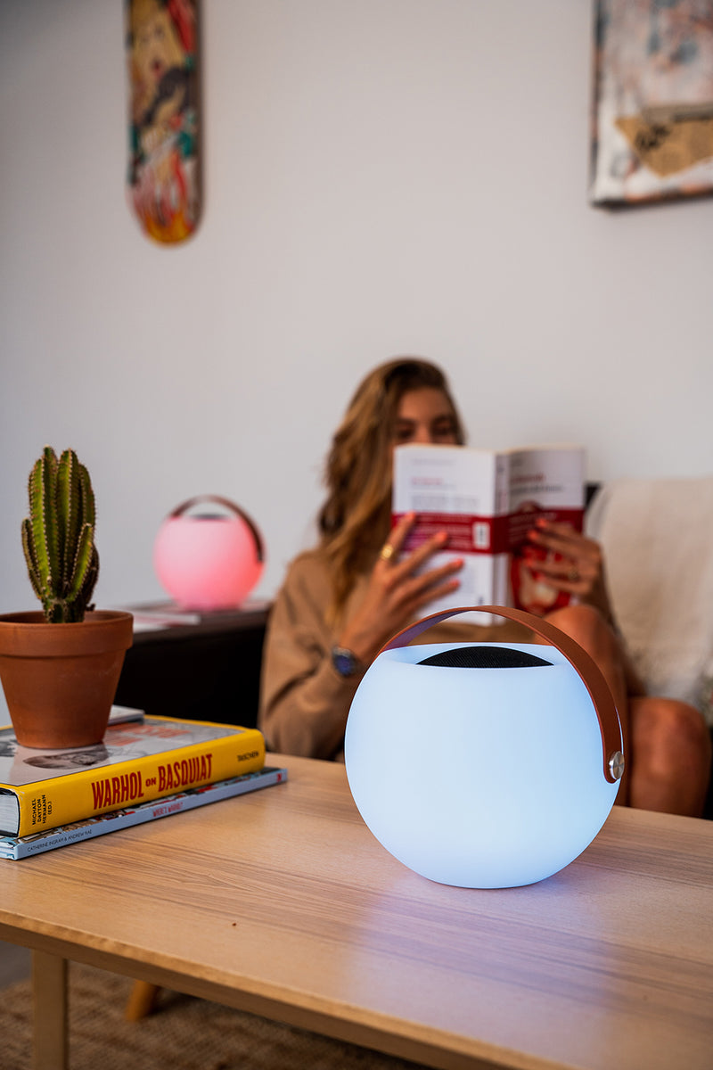 Lampe nomade Bubble LED couleur haut-parleur KSIX