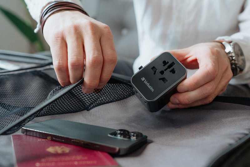 ALIMENTATION UNIVERSELLE 5 USB INTERNATIONALE VERBATIM